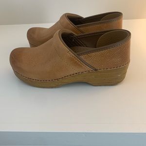 Dansko clogs size 38